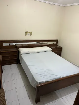 Conjunto cabecero + 2 mesitas + somier