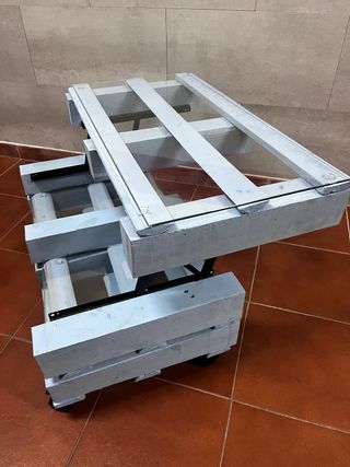 Mesa de centro de madera y cristal