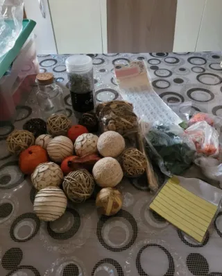 Set decorazioni e collana