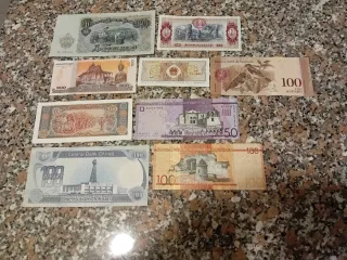 Lotto 9 banconote mondiali