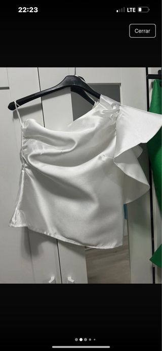 traje satén falda y blusa evento