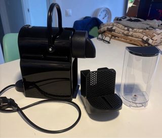 Cafetera Nespresso Negra