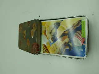 Scatola in latta con ricette cucina