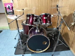 Batería Mapex cascos