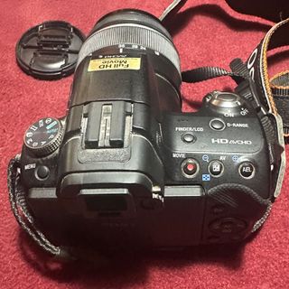 Cámara Sony Alpha SLT-A33 con 3 objetivos