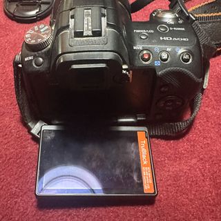 Cámara Sony Alpha SLT-A33 con 3 objetivos