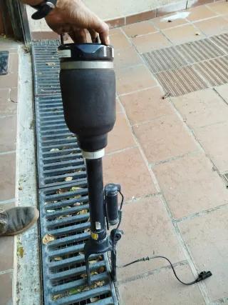 Amortiguador puntal Mercedes ML W164