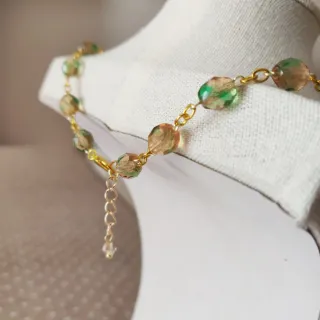Collana con cristalli sfumati oro e verdi