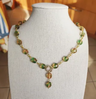 Collana con cristalli sfumati oro e verdi