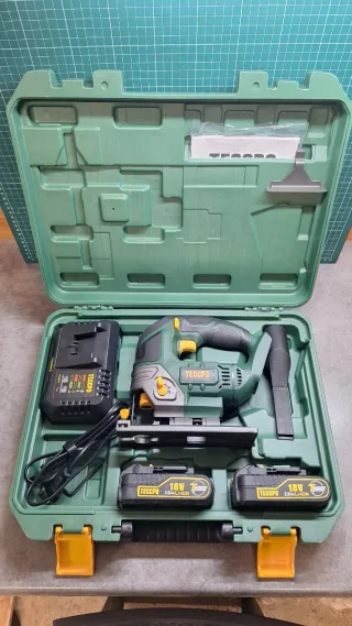 Sierra de calar inalámbrica Teccpo 18V