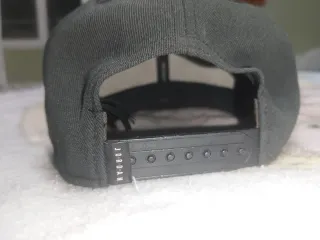 Gorra Jordan Gris con Logo Blanco