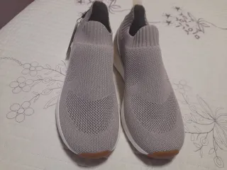 Zapatillas Oysho plateadas talla 40