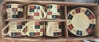 Tazas y platillos de café