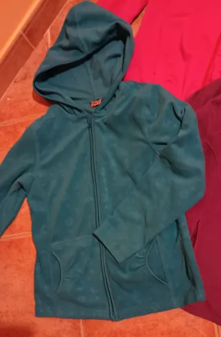 Conjunto 4 chaquetas deportivas niña 5€ cada una