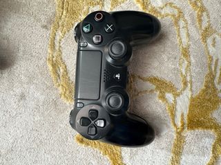 PS4 500GB Negra + 2 Controles