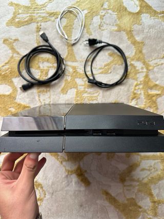 PS4 500GB Negra + 2 Controles