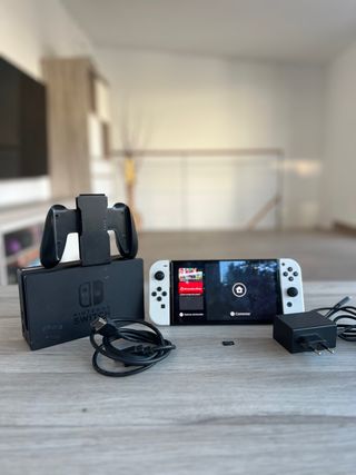 Nintendo Switch OLED Bianca Completa