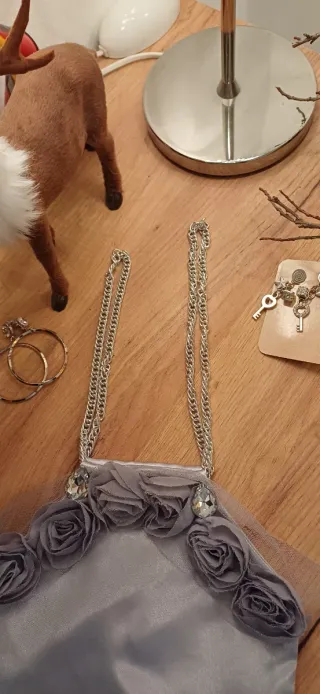 Borsetta raso grigio argento con rose