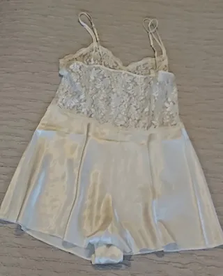 Conjuntos Lencería, encajes, sedas, etc.