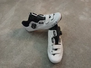 Sapatos Estrada Fizik R4