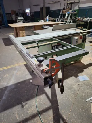 Sierra de mesa SE 1500