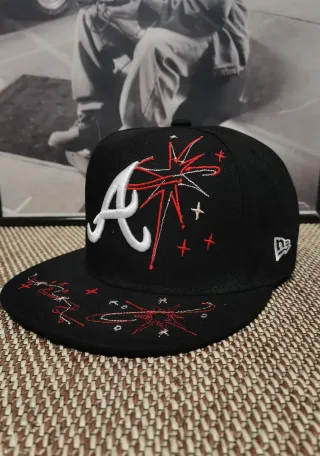 Gorra New Era 59Fifty Negra y Roja Talla 7.1/4