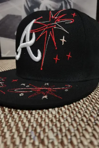 Gorra New Era 59Fifty Negra y Roja Talla 7.1/4