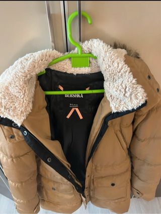 Abrigo Bershka beige mujer