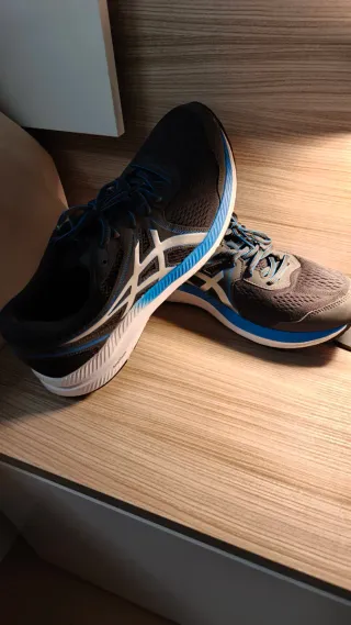 Zapatillas Asics Negras y Azules