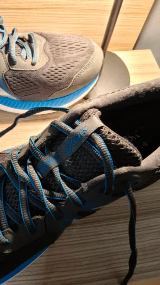 Zapatillas Asics Negras y Azules