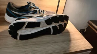 Zapatillas Asics Negras y Azules