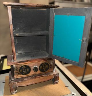 Armario joyero madera y latón