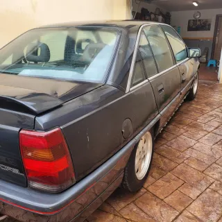 Opel Omega 3000