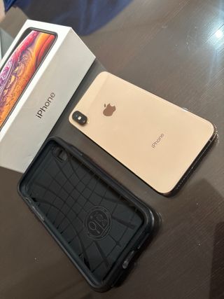 iPhone XS 64GB con scatola originale e cavo in regalo