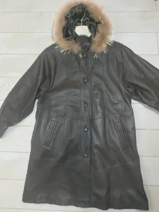 Cappotto in vera pelle con cappuccio