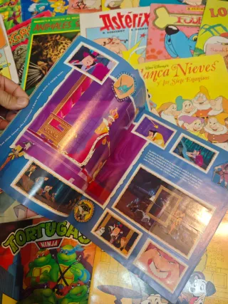 Lote  35  Álbumes Cromos Panini