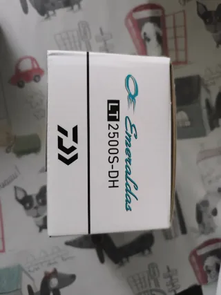 Carrete de eging Daiwa Emeraldas LT 2500S-DH