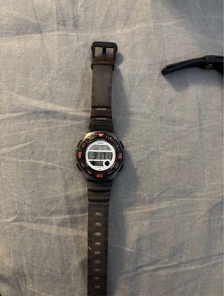 Reloj Casio Digital Negro y Rojo