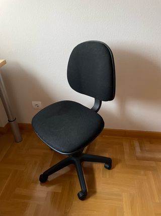 Silla de escritorio con ruedas y altura regulable