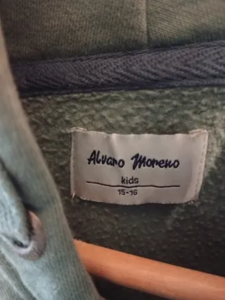 2 Sudaderas Álvaro Moreno. Talla 15-16 años.