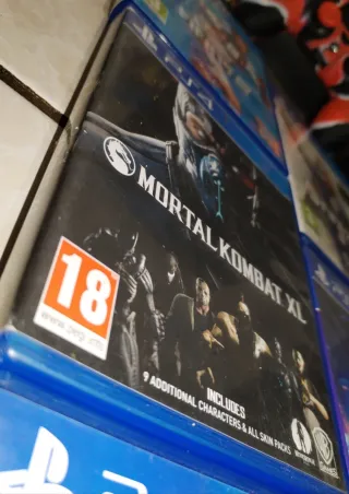 PS4 + 2 mandos + 9 juegos