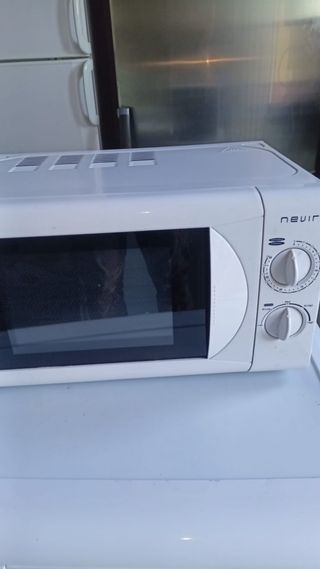 Microondas Nevir Blanco
