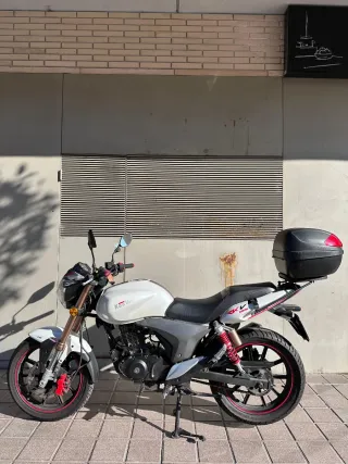 Keeway RKV 125 Blanca