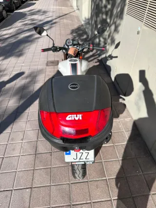 Keeway RKV 125 Blanca