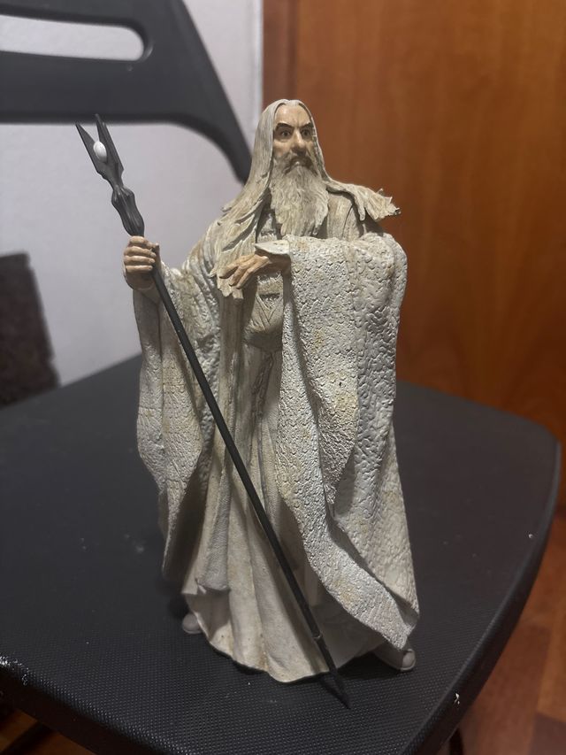 Figura Saruman 2001