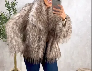 Cazadora pelo sintético marrón y gris