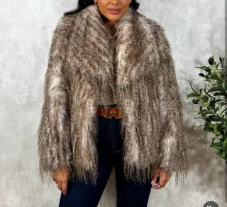 Cazadora pelo sintético marrón y gris