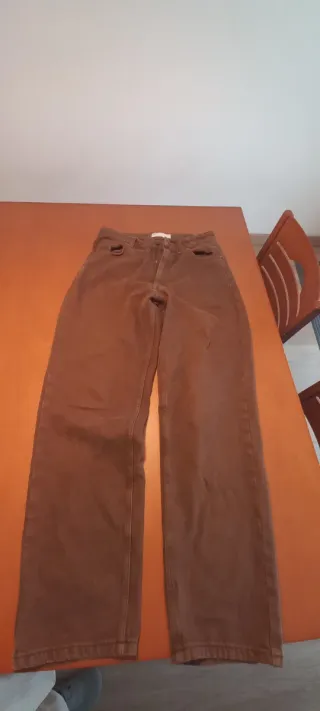 Pantalón vaquero marrón