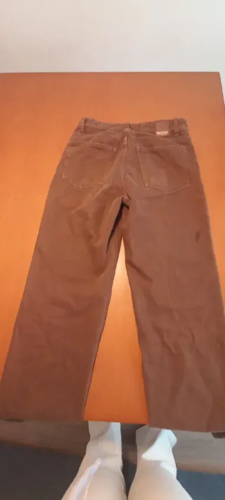 Pantalón vaquero marrón