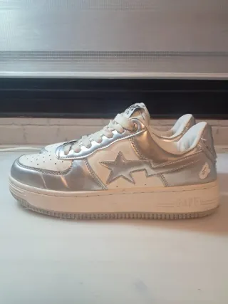 Zapatillas BAPE Plata y Blanco,muy buenas